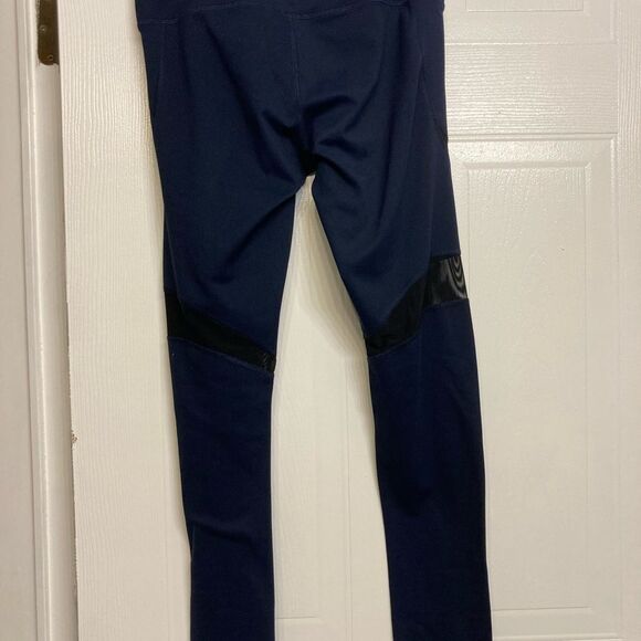 Yogalicious Leggings Navy Blue With Black Mesh Cutout Panels Size Medium - Picture 2 of 11